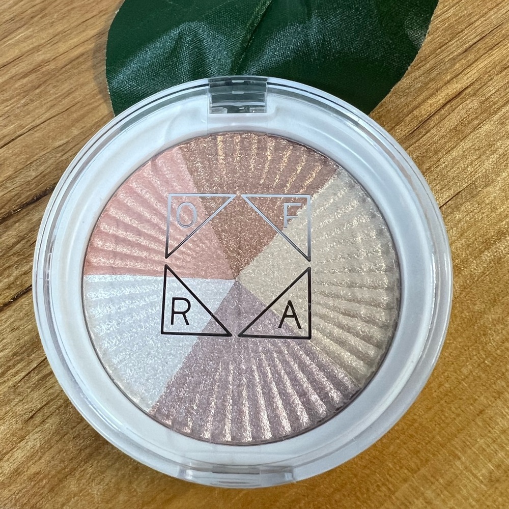 NEW OFRA Beverly Hills Highlighter Full Size